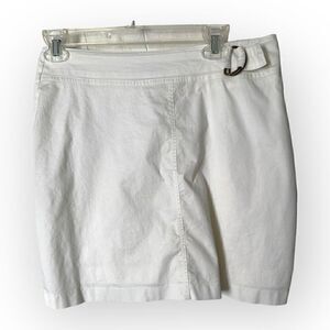 Jennifer Moore White Skort built in belt Size 10 cotton/spandex blend